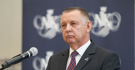 Wiceminister zakpił z Banasia. Wspomniał o "grypsach z więzienia"