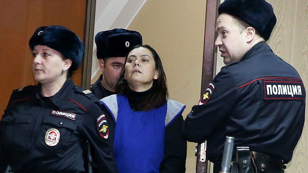 odcięła dziecku głowę i chodziła z nią po mieście. Ma wyjść na wolność