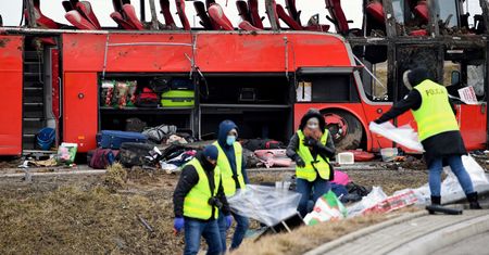 Wypadek autokaru na A4. Konferencja prasowa wojewody i przedstawicieli służb