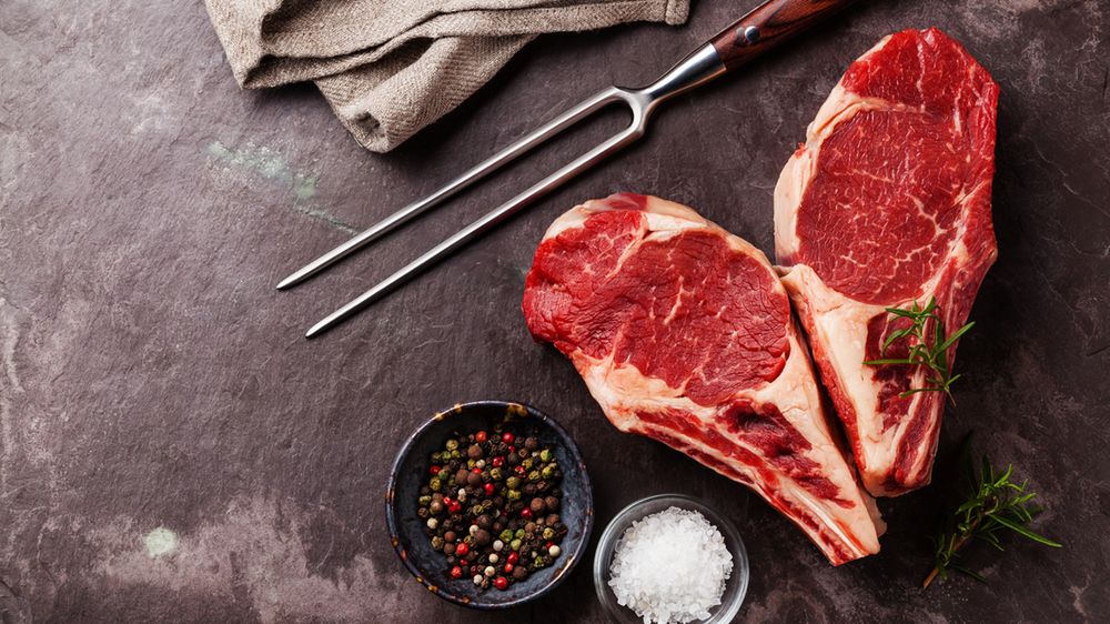 Surowy stek z antrykotu wołowego bez kości (samo mięso)