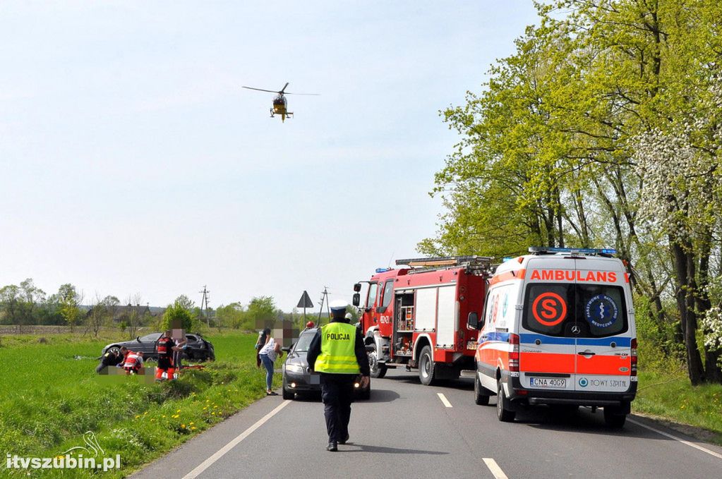 Dwa samochody zderzyły się czołowo niedaleko Bydgoszczy. 4 osoby nie żyją