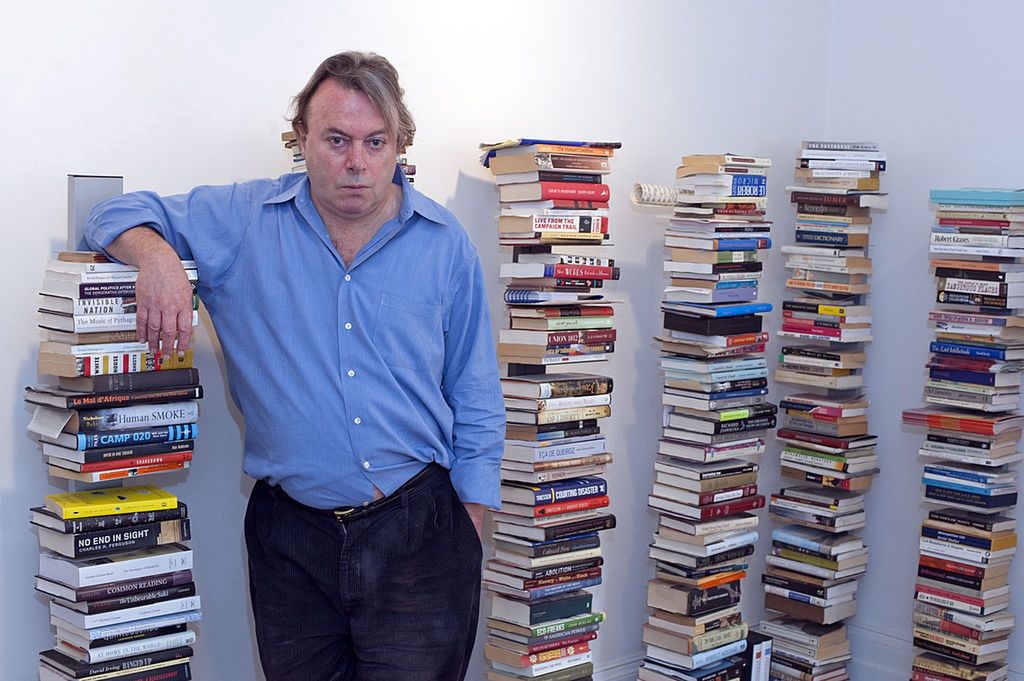 Christopher Hitchens (1949-2011) napisał m.in. książkę "Bóg nie jest wielki. Jak religia wszystko zatruwa"