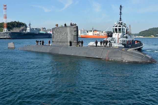 HMCS Chicoutimi w bazie marynarki wojennej w Yokosuce