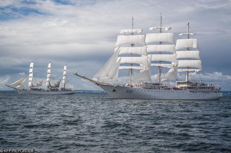 Słynny "Dar Młodzieży" miał popłynąć w "Rejs Niepodległości" po świecie.