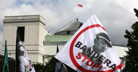 Bandera dzieli Ukrainę