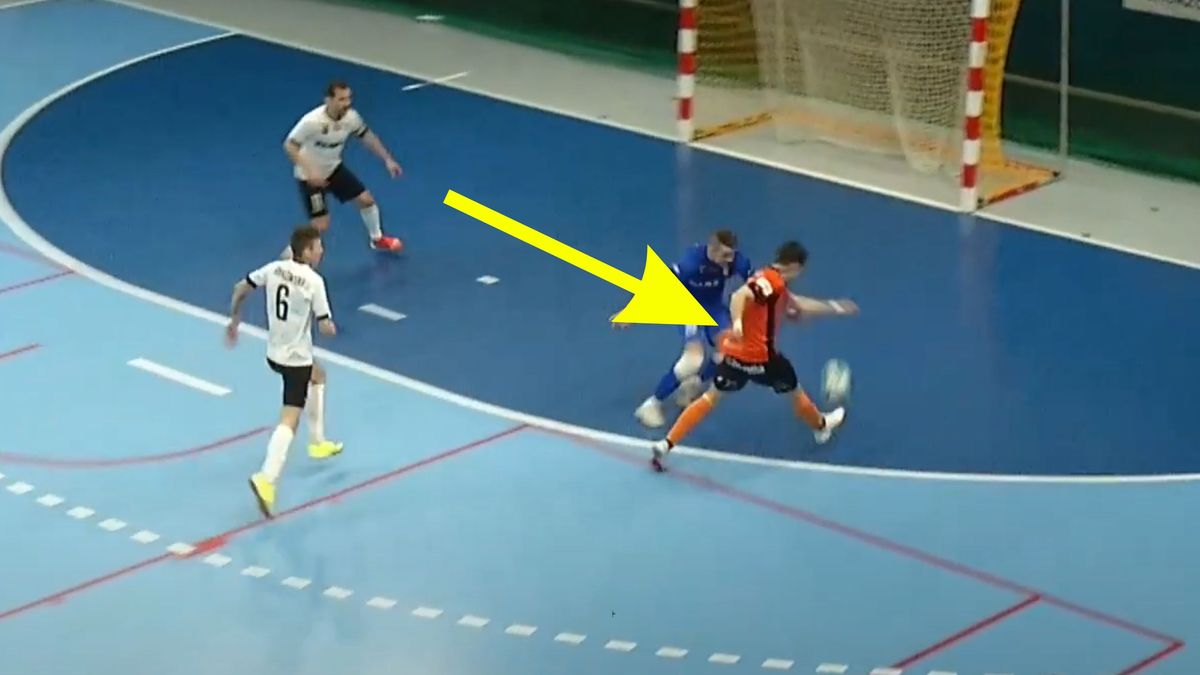 Zdjęcie okładkowe artykułu: YouTube / Futsal Ekstraklasa / Jefferson Ortiz błyskawicznie zdobył hattricka