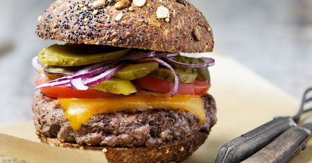Domowy hamburger jak z budki. Jak go zrobić?