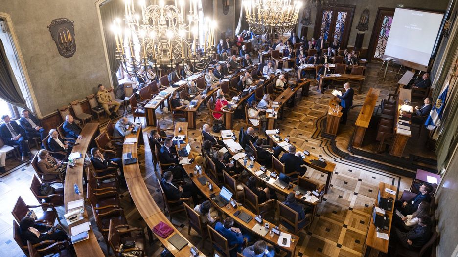 Rada Miasta Krakowa na nadzwyczajnej sesji zajmie się sytuacją finansową gminy.