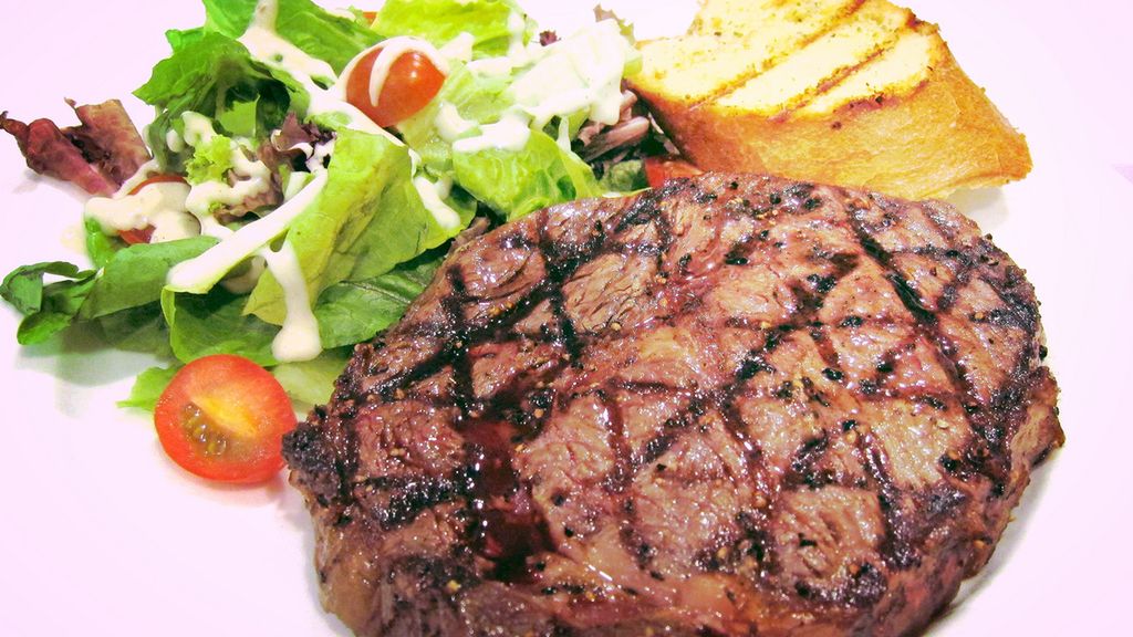 Grillowany antrykot wołowy bez kości (samo mięso, II klasa mięsa)