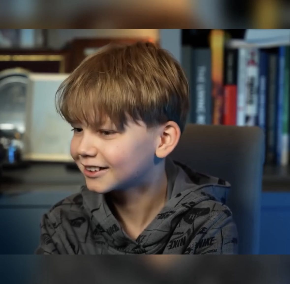 Syn Cezarego Pazury uczy go angielskiego