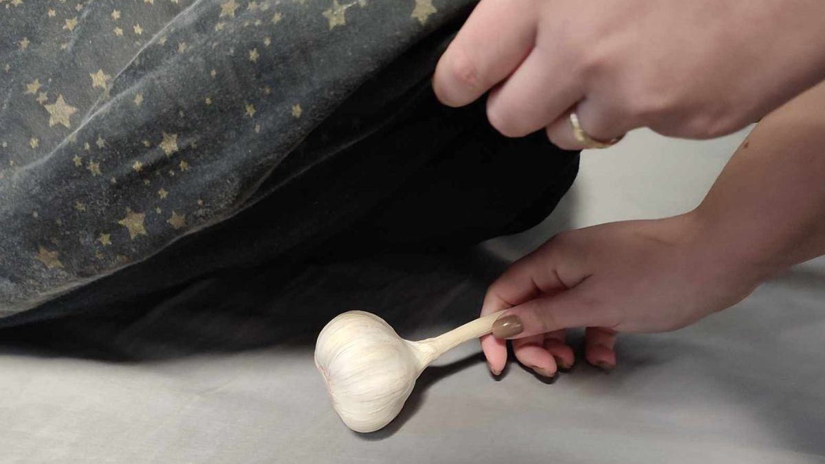 Czosnek pod poduszkę