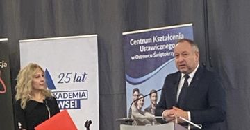 Ważni goście z Wiceminister na czele i tłumy na konferencji „Stres, porażka, wypalenie zawodowe – jak skutecznie pomagać?”