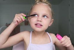 Kolejny hit internetu! Małe beauty ekspertki pokazują jak się malować