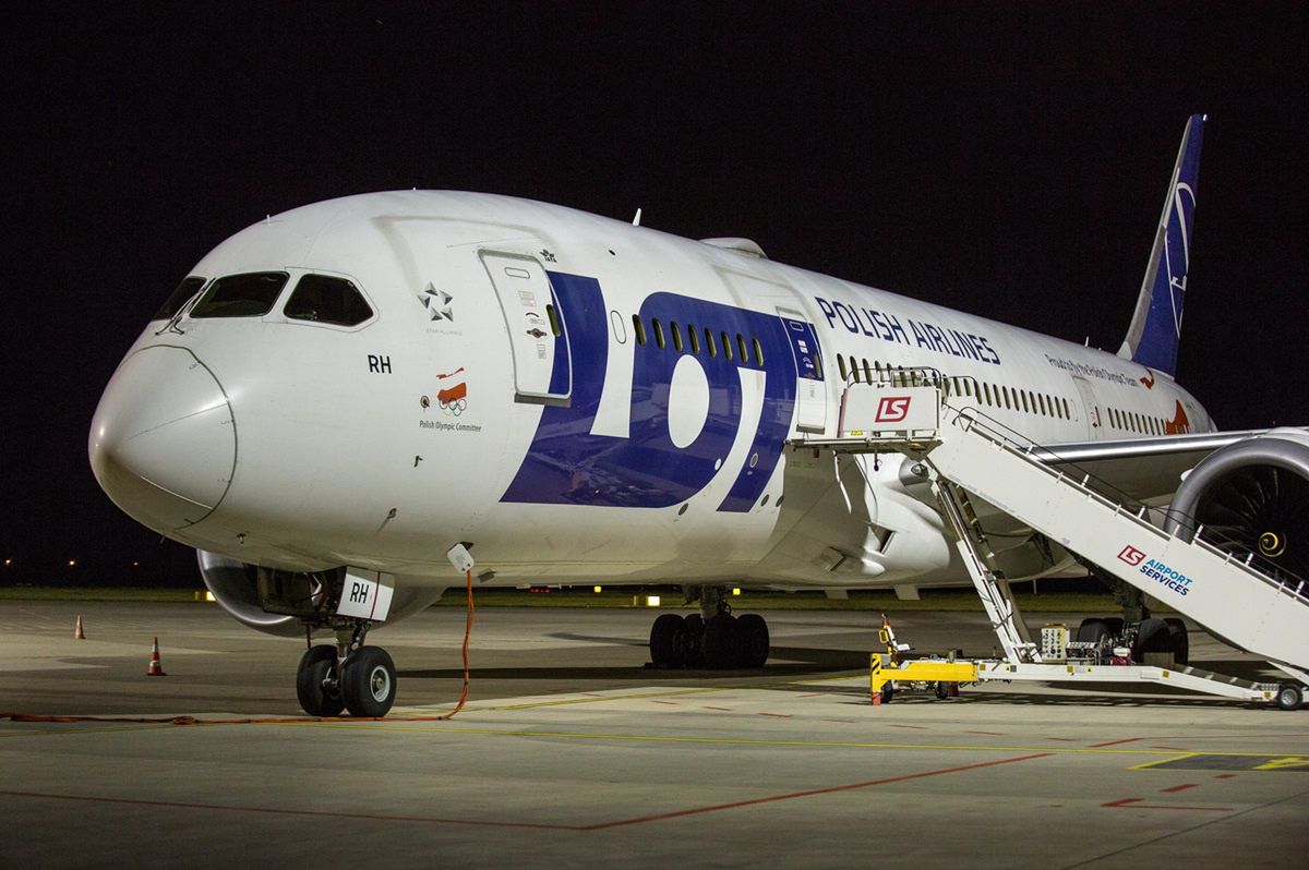 Awaryjne lądowanie LOT-u. Na pokładzie zmarł pasażer