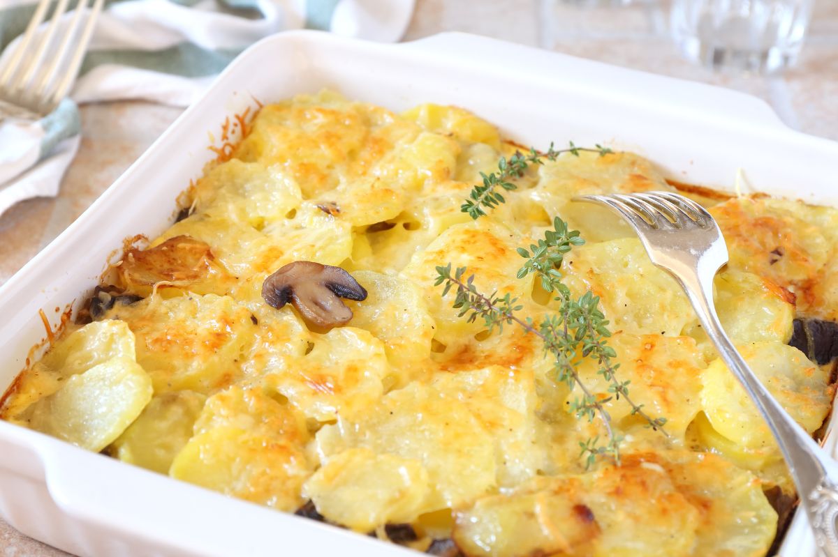 Pasta bake with meat and courgette - Pyszności