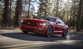 Ford udowadnia, e Mustang jest szybki!