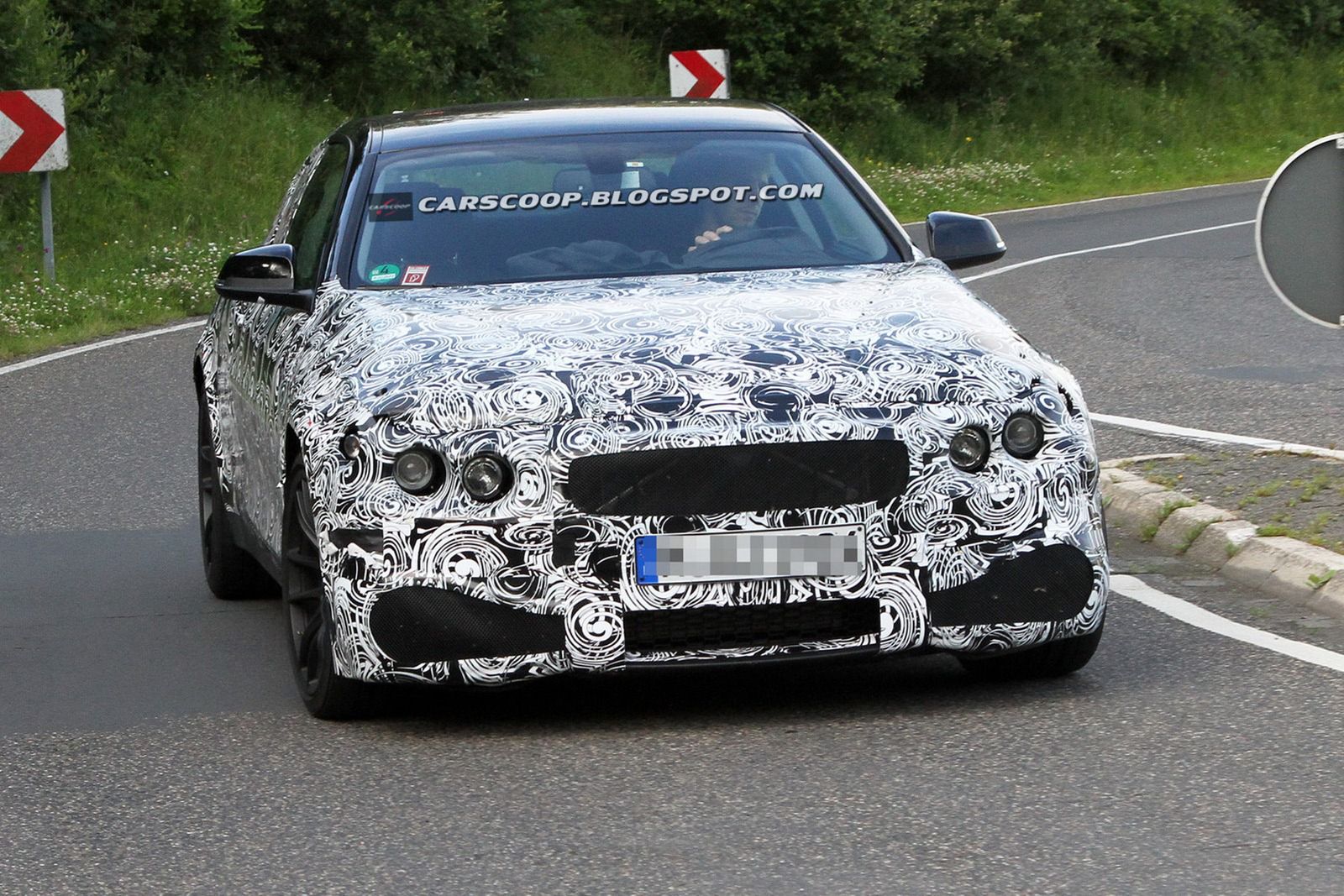2013/2014 BMW M3 Coupe/M4 - zdjęcie szpiegowskie (źródło: Carscoop)