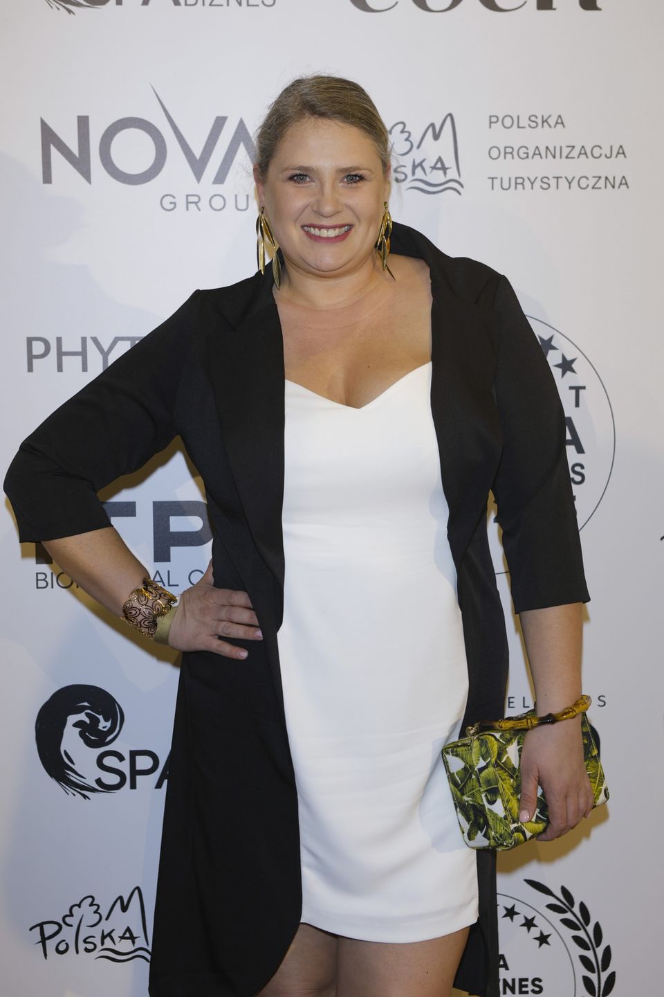 Elżbieta Romanowska pozuje w białej mini 