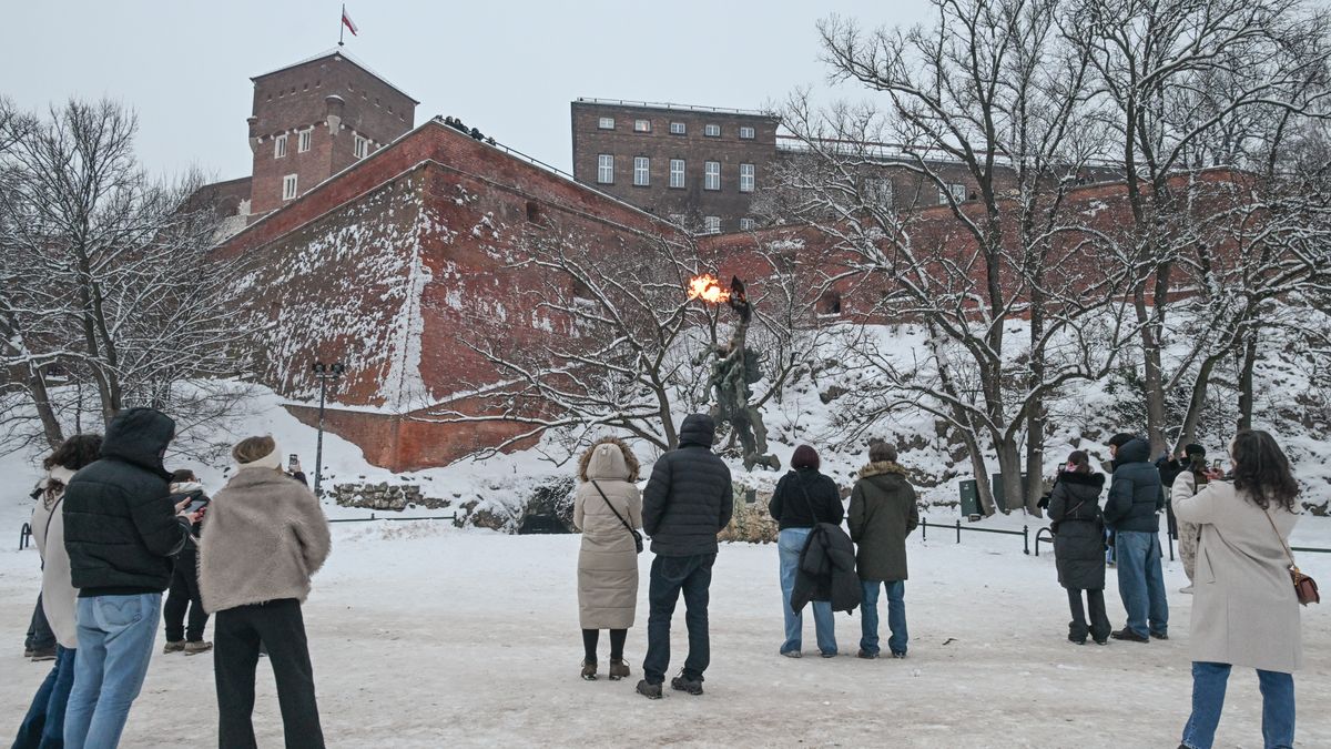 Daily Life In Krakow
KRAKOW, POLAND  JANUARY 14:
Visitors watch as flames shoot from the Smok Wawelski (Wawel Dragon) statue near the Royal Wawel Castle in Krakow, Poland, on January 14, 2026. (Photo by Artur Widak/NurPhoto via Getty Images)
NurPhoto
city landmarks, wawel dragon, smok wawelski, below zero, freezing conditions, historical site, attraction, outdoor, urban landscape, january 2026, january 14, visitors, seasonal, wawel, cultural icon, cultural heritage, nurphoto, cold weather, public, fire-breathing, cold spell, unesco site, royal wawel castle, freezing temperatures, landmark, sightseeing, flames, artur widak