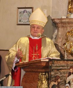 Pedofilia w Kościele. Polskie postępowanie ws. biskupa Edwarda Janiaka zakończone