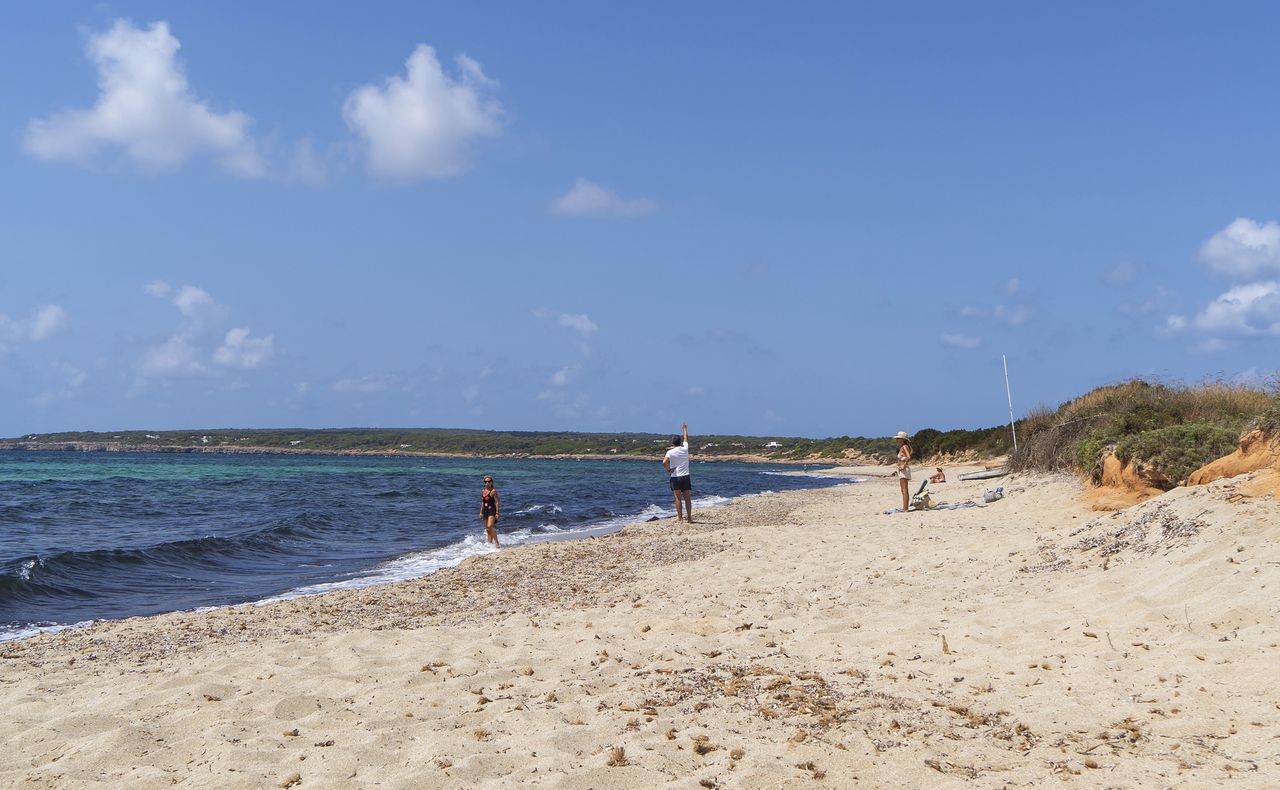 Es Copinyar tragedy: A rockfall claims infant's life on a Spanish beach