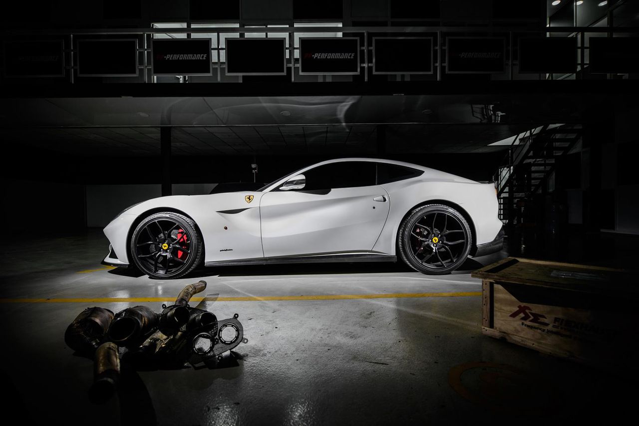 Ferrari F12berlinetta na sterydach PP-Performance