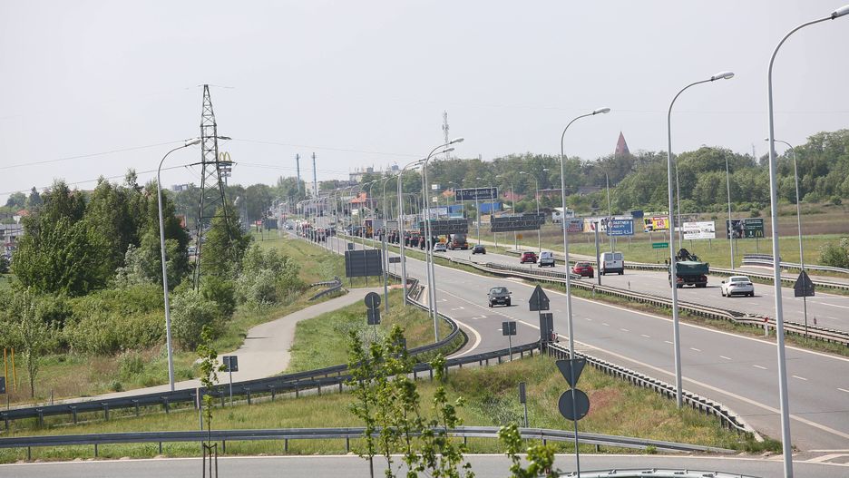 Kalisz. Kłótnia kierowców na DK25. Padły strzały