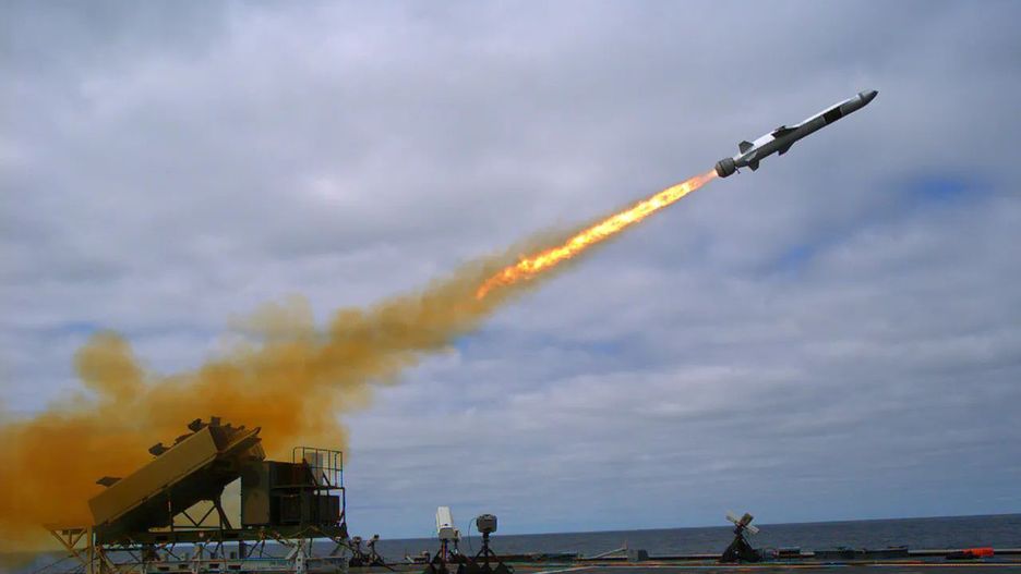 Naval Strike Missile - wystrzał z USS Coronado
