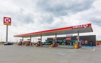 Znana marka stacji paliw na dobre zniknęła z Polski. Po roku zdjęto ostatni szyld