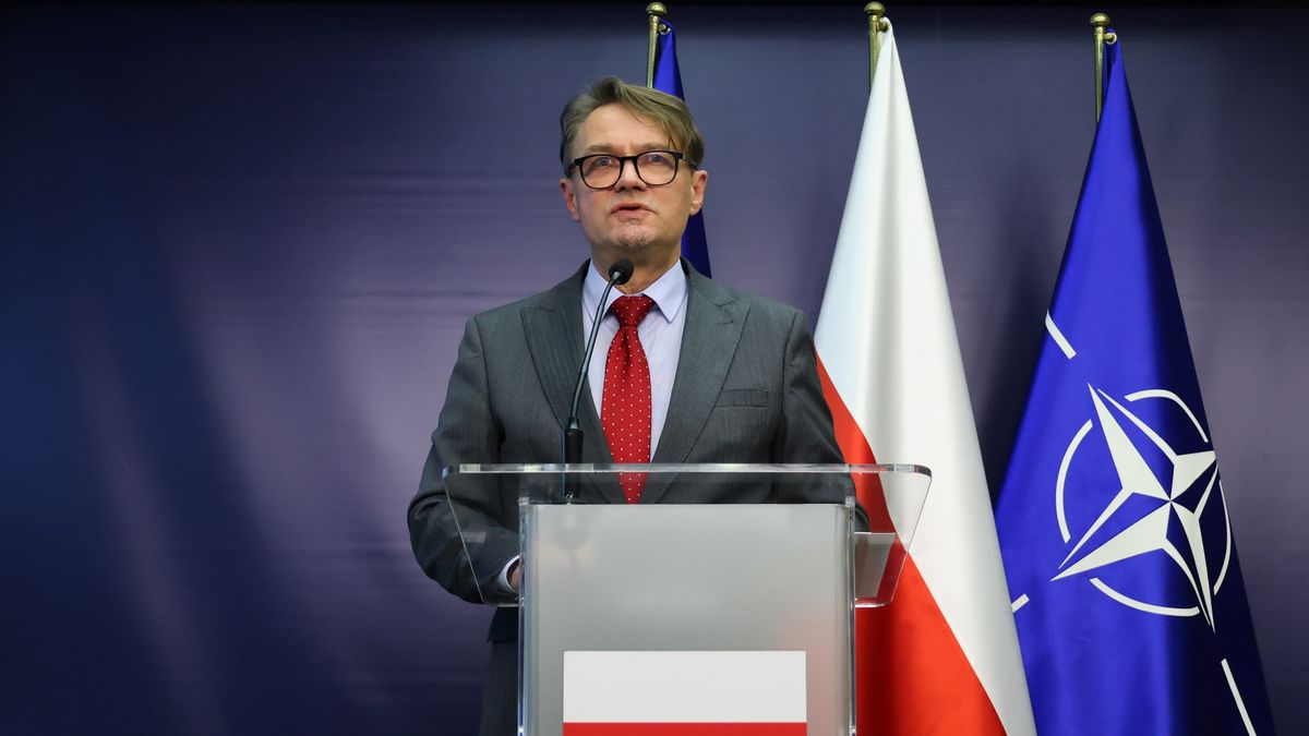 Pawe� Wro�ski
Warszawa, 15.09.2025. Rzecznik prasowy MSZ Pawe� Wro�ski podczas briefingu prasowego w siedzibie Ministerstwa Spraw Zagranicznych w Warszawie, 15 bm. (sko) PAP/Albert Zawada
Albert Zawada
briefing, briefing prasowy, dyplomacja, konferencja konferencji, konferencja praasowa, Ministerstwo Spraw Zagranicznych, MSZ, polityk, polityka, Polska, prasowa prasowej, prasowy
