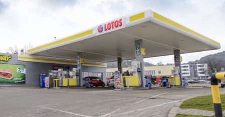 Lotos zamienił straty w zyski. To efekt "tanich warstw ropy naftowej"