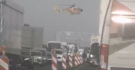 Karambol 5 aut na S12 przed węzłem Kurów Zachód. Lądował LPR, droga zablokowana