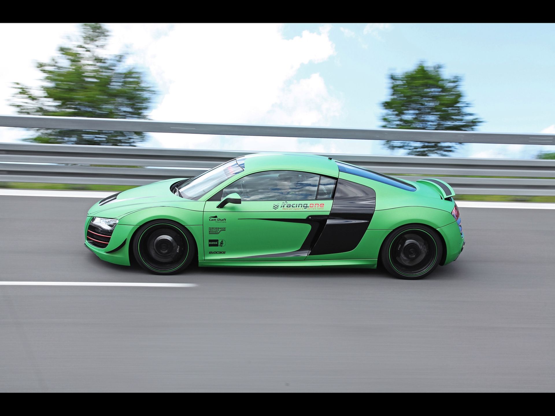 Racing One R8 V10 fot.9