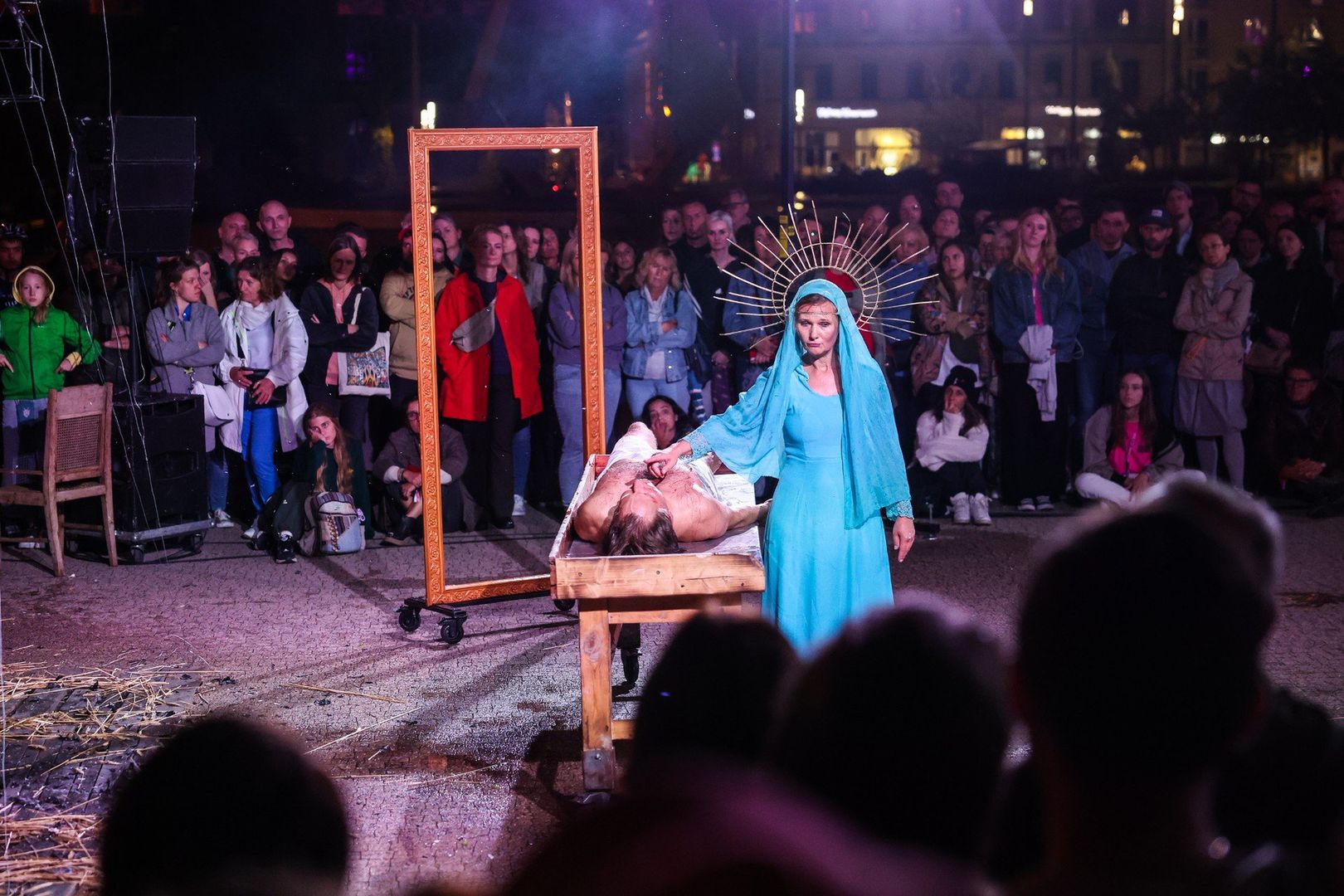 W 2024 artyści Teatru Biuro Podróży wystąpili na placu Wolności