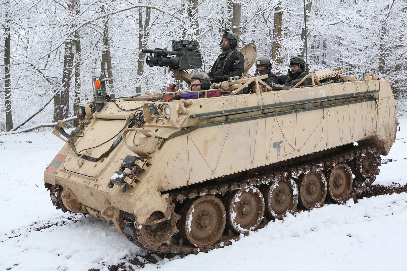Transporter opancerzony M113