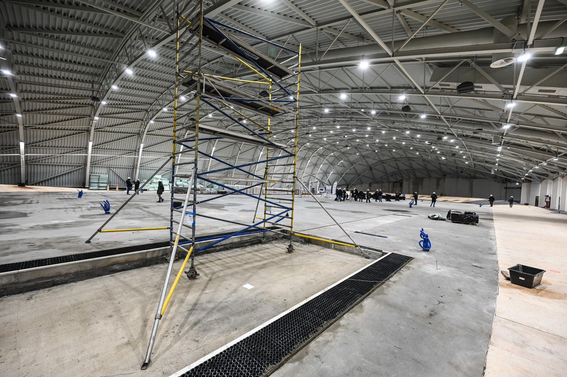 W Bydgoszczy finiszuje budowa hali lekkoatletycznej i strzelectwa sportowego. 8 grudnia obiekt wizytował m.in. Jakub Rutnicki, minister sportu i turystyki.