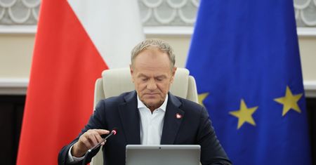 Nowy wpis Tuska. Uderzył w Nawrockiego i Orbana