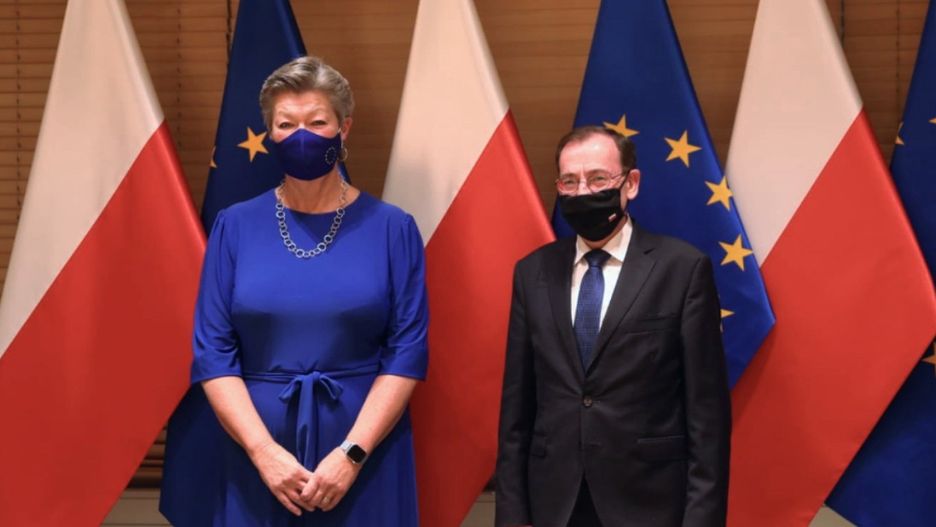 Sytuacji na granicy z Białorusią. Unijna komisarz po spotkaniu z Mariuszek Kamińskim 