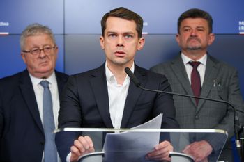 Wojna w resorcie rolnictwa. "Jedynym hegemonem biurokracja" - Kołodziejczak uderza w Siekierskiego