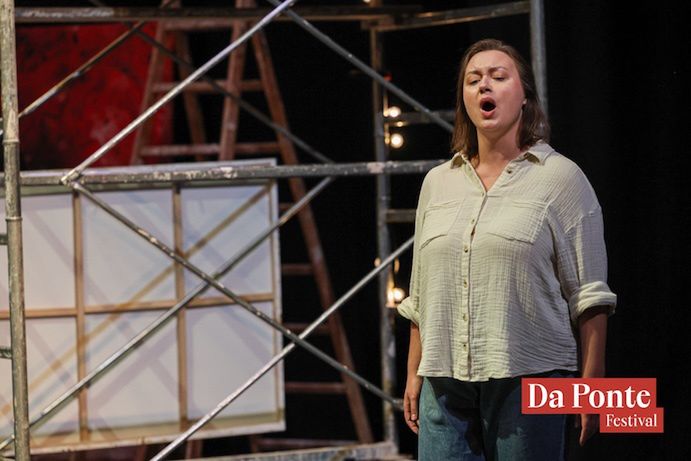 Mariana Poltorak jako Donna Elwira w „Don Giovannim” © Andrea Maroelli/ I AM SERVIZI/ Da Ponte Opera Festival