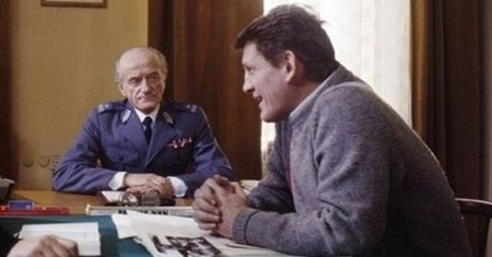 Wyoutował pośmiertnie aktora "07 zgłoś się". Tajemnica Tobiasza wyszła na jaw