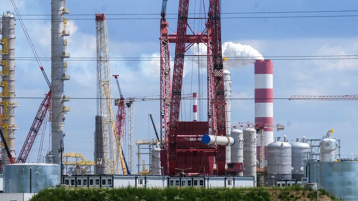 Budowa kompleksu Olefiny 3  PKN ORLEN
29.06.2023 Plock . Budwa kmpleksu Olefiny 3  PKN ORLEN .
na pierwszym planie miasteczko kontenerowe dla pracownikow .
fot . Przemek Wierzchowski / REPORTER
Przemyslaw Wierzchowski/REPORTER