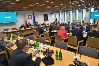 Budżet na 2022 r. Sejmowa komisja przeciwko poprawkom Senatu