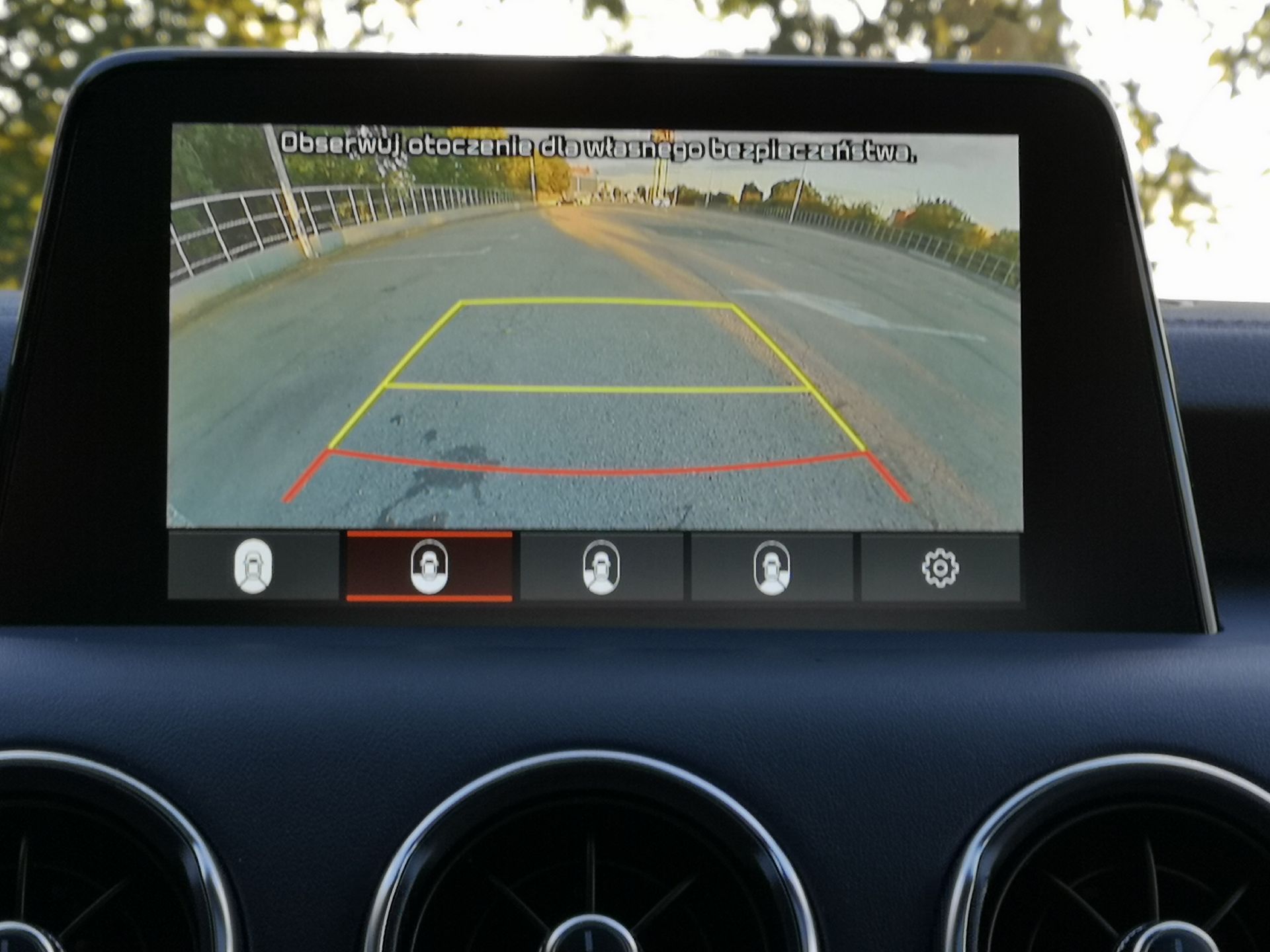 Krótki test Kia Stinger GT Line: Wspomaganie parkowania i audio Harman Kardon 5