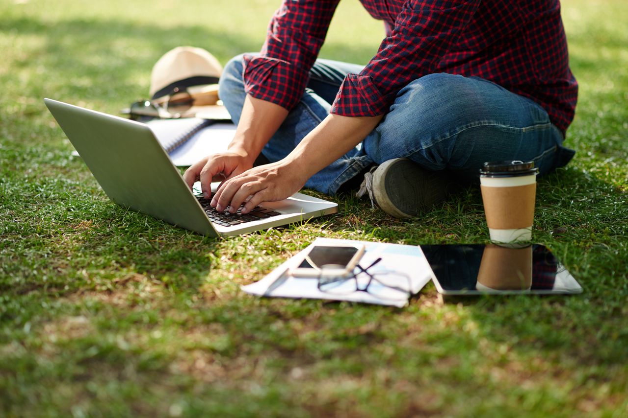 Wyjeżdżasz na studia? Przyda Ci się laptop!