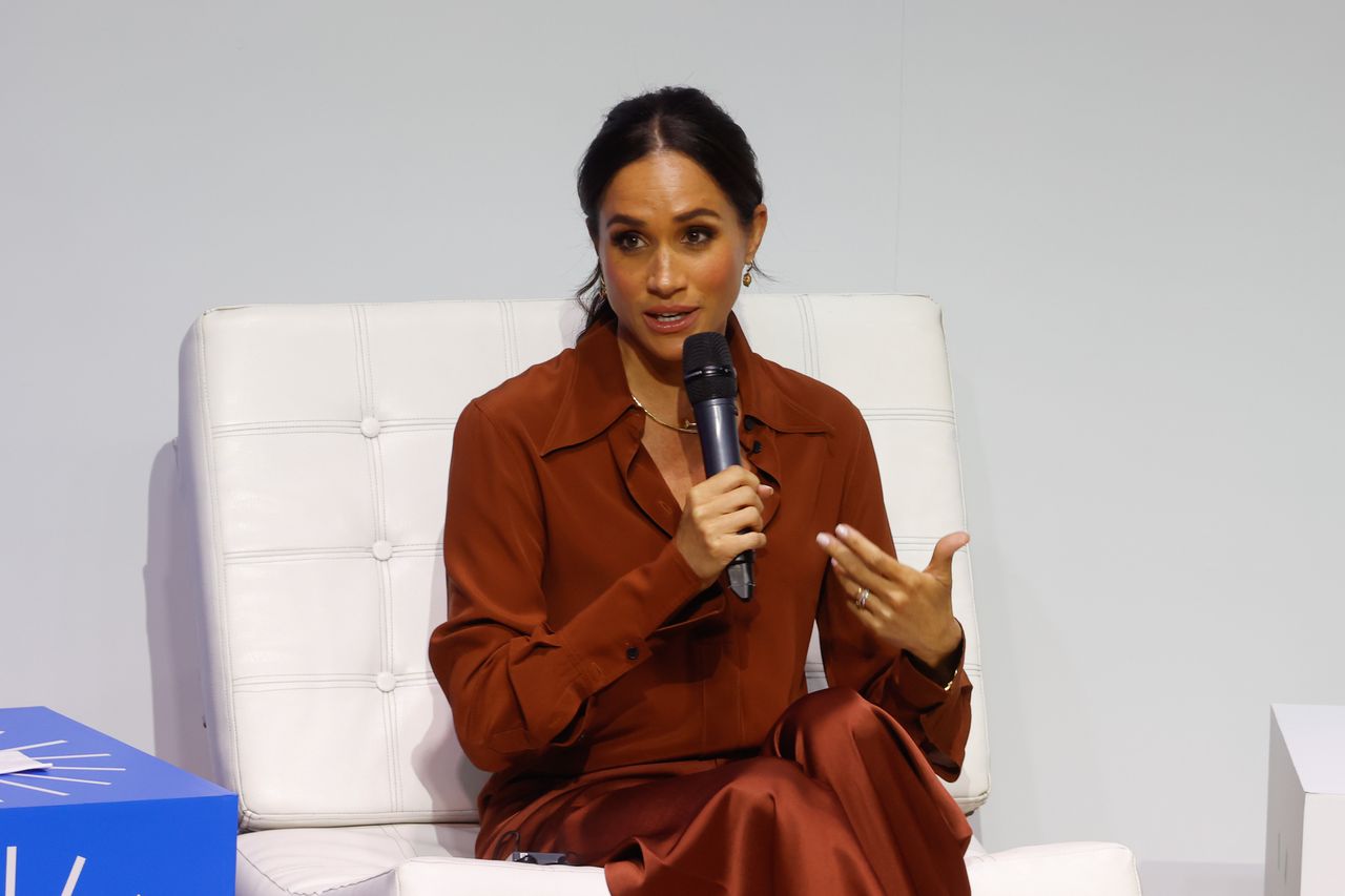 BOGOTA, COLOMBIA - AUGUST 15: Britain's Meghan, Duchess of Sussex attends the 'Responsible Digital Future' forum at EAN University in Bogota, Colombia on August 15, 2024. Prince Harry and Meghan Markle land in Colombia to join Marquez in discussions with women and youth on combating discrimination and cyberbullying. (Photo by Juancho Torres/Anadolu via Getty Images)