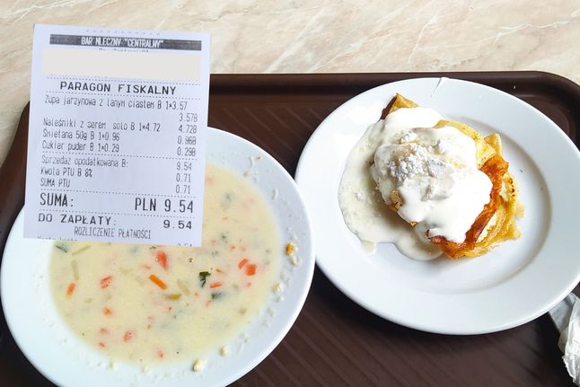 Dwudaniowy obiad za mniej niż 10 zł w barze mlecznym "Centralny" w Nowej Hucie