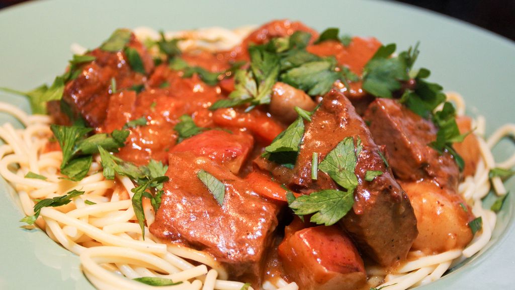 Duszona łopatka wołowa bez kości (samo mięso)