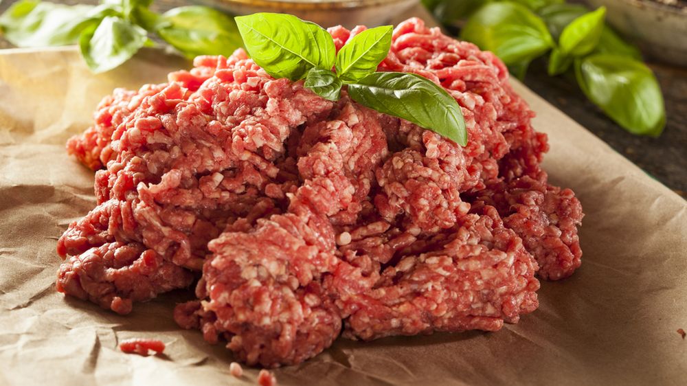 Surowe mięso mielone z wołowiny australijskiej (85% mięsa, 15% tłuszczu)