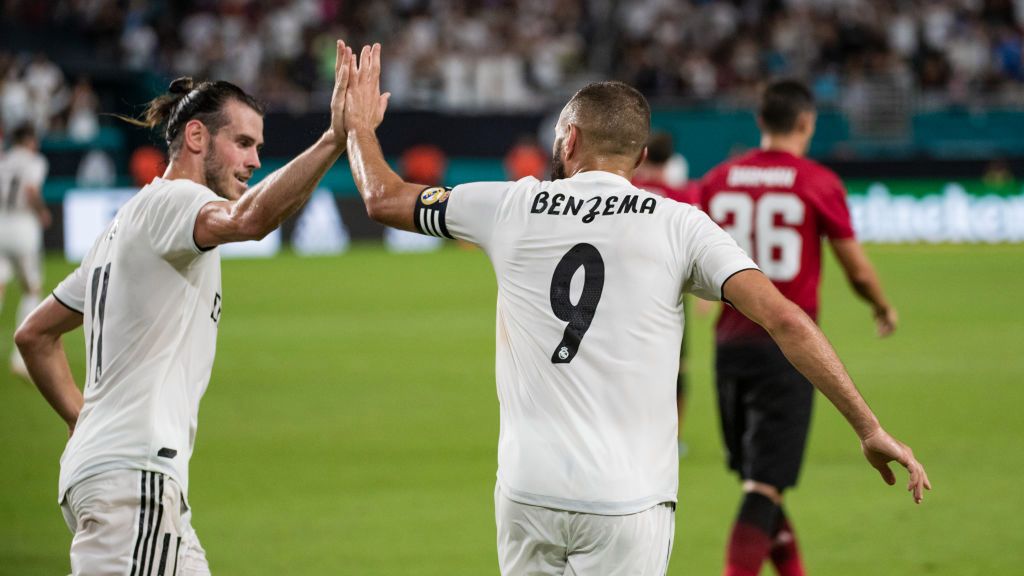 Gareth Bale (z lewej) i Karim Benzema (z prawej)